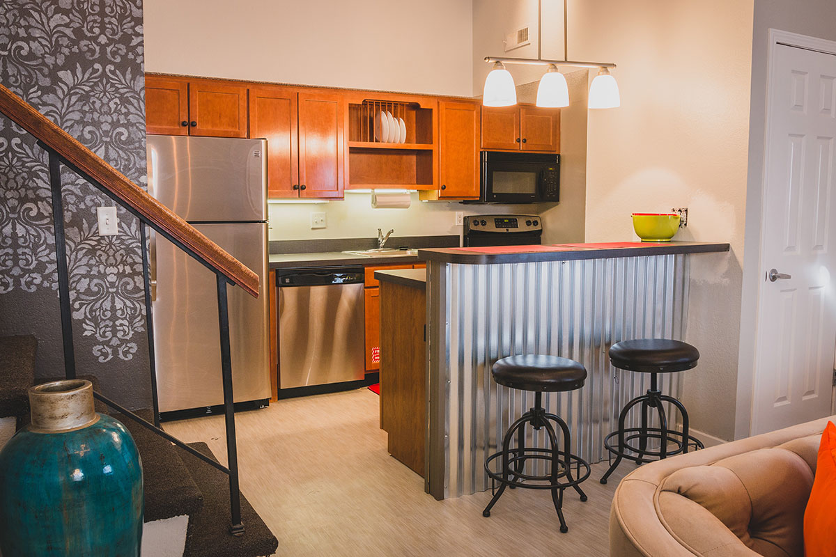 Waterfront Apartments in East Lansing, MI | MSU Apartments